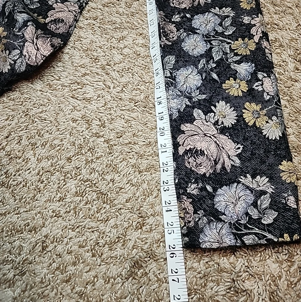 Celebrity Pink Cotton Blend Size 1/25 Black Floral High Rise MOM Denim Jeans NEW